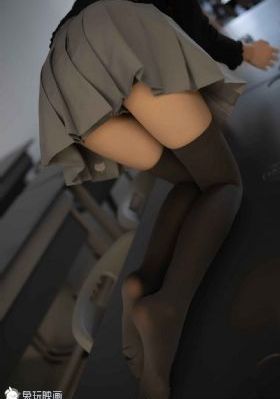 变身成黑辣妹之后就和死党上床了