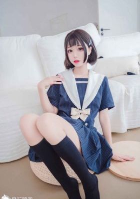 h翘屁嫩男吃军人的大东西视频