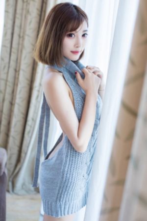 不系纽扣的女孩