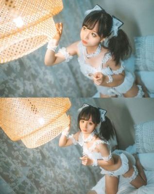 丰满女邻居的嫩苞张开视频